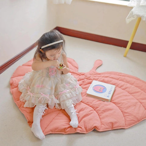 Cotton Leaf-Shaped Baby Play Mat – Soft, Safe, and Stylish for Crawling Teeny Pandas